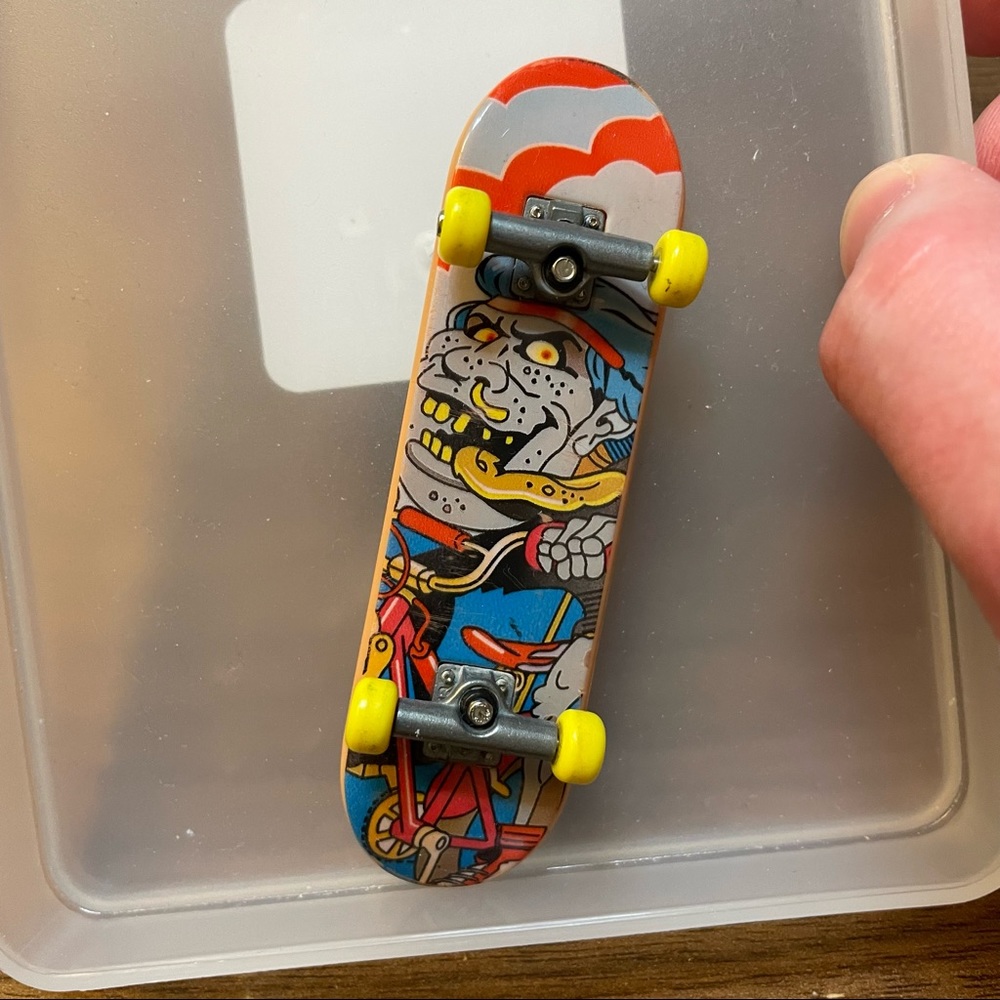 TECH DECK COLLECTIBLE TOY FROM THE 90’s
